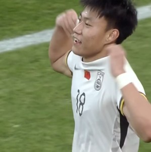 开云体育-超级世界波！杜月徵无解落叶球，对手门将目送，安东尼奥狂喜